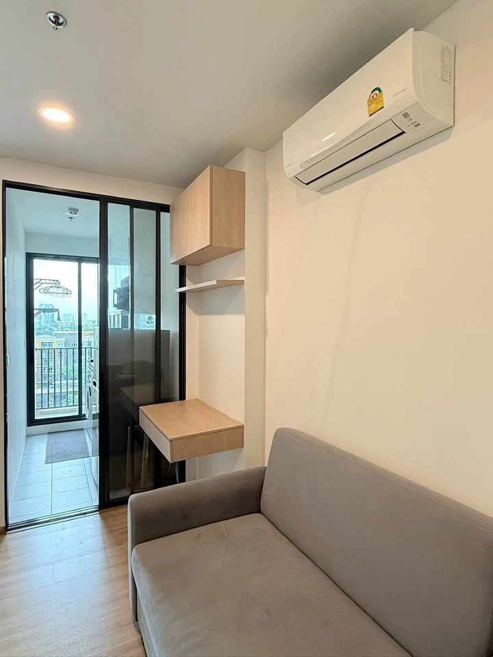 Condo for rent at Chewathai Kaset-Nawamin. Beautiful room, ready to move in. Fully furnished with appliances. Just bring your bags and move in!