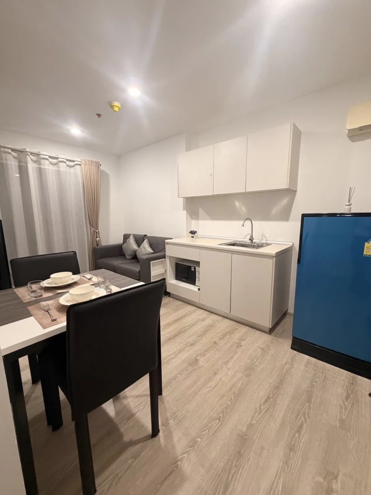 Condo for rent, Chewathai Phetkasem 27, ready to move in, 14th floor, high floor with great view. Convenient and complete amenities. Book now!