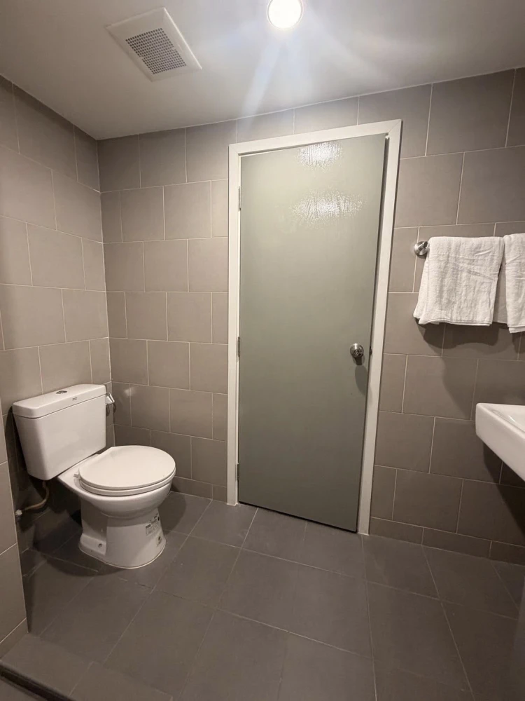 Condo for rent, Chewathai Phetkasem 27, ready to move in, 14th floor, high floor with great view. Convenient and complete amenities. Book now!