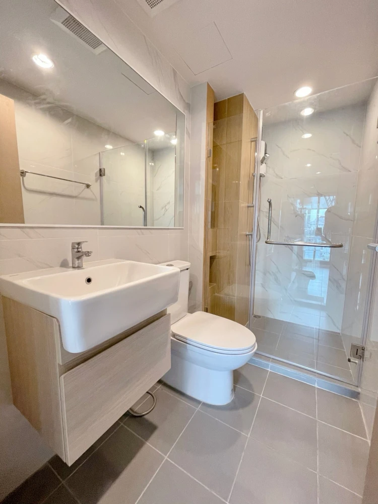 Condo for rent, The Excel Hideaway Sukhumvit 71, 6th floor, corner unit, city view, bright and airy with no tall buildings obstructing the view, good