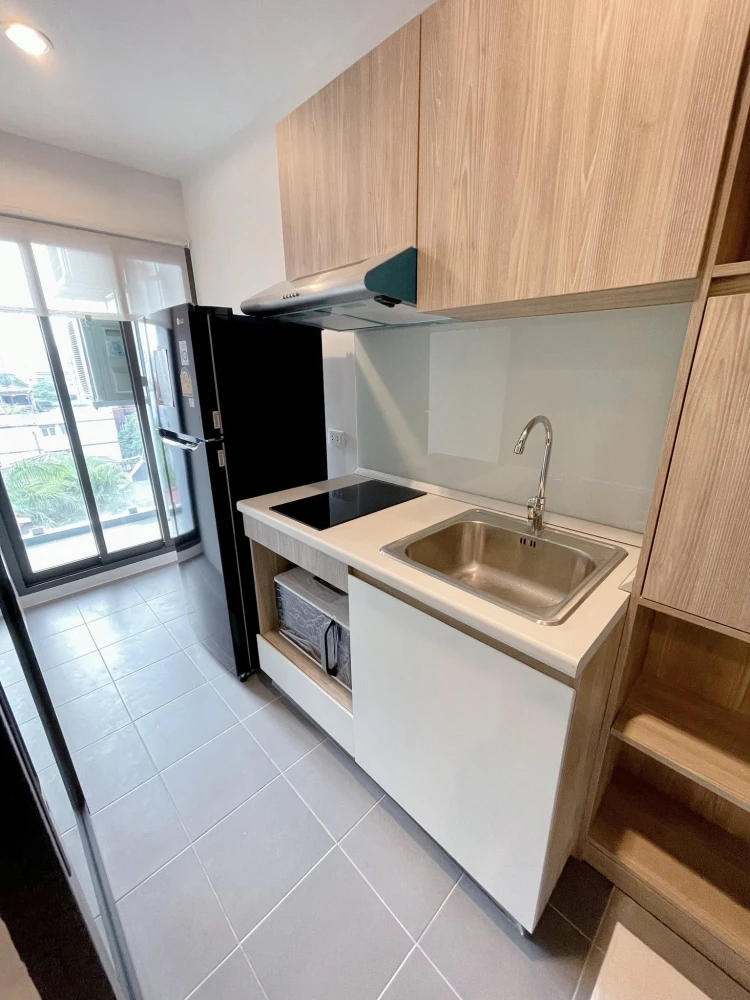 Condo for rent, The Excel Hideaway Sukhumvit 71, 6th floor, corner unit, city view, bright and airy with no tall buildings obstructing the view, good