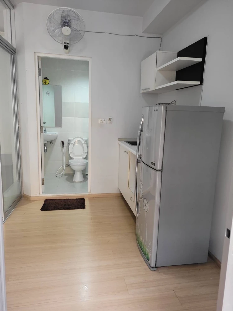 Condo for rent, Plum Condo Samakkhi, flat decorated room, white tone, 2nd floor, Building B, very cheap price, need to hurry up to rent