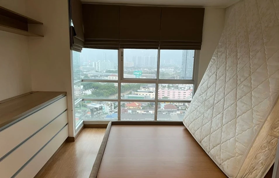 Condo for rent, U-Line @ Bang Sue, separate rooms, great price, complete here, hurry and book now.