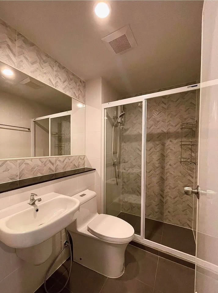 Condo for rent, Regent Home Bangna. Fully furnished and ready to move in. Complete amenities. Book today! Don't miss out!