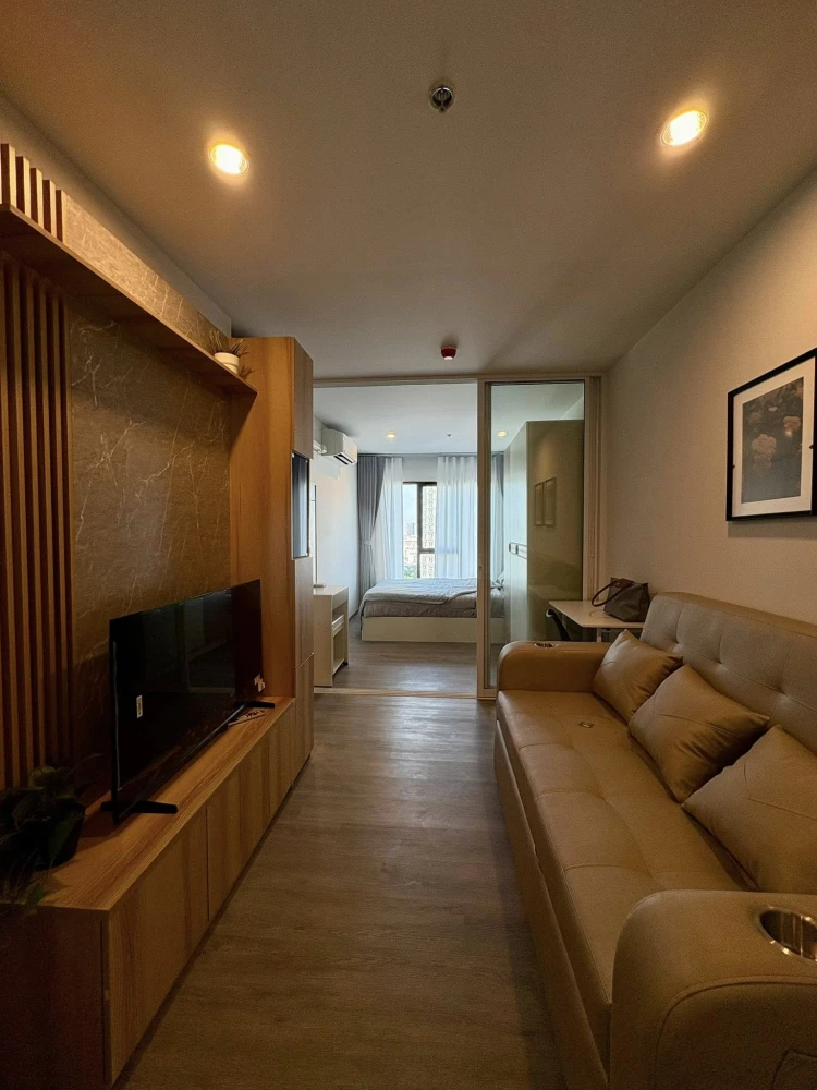 Condo for rent, Regent Home Wutthakat. Nicely decorated unit with complete amenities. Just bring your belongings and move in! Don't wait!