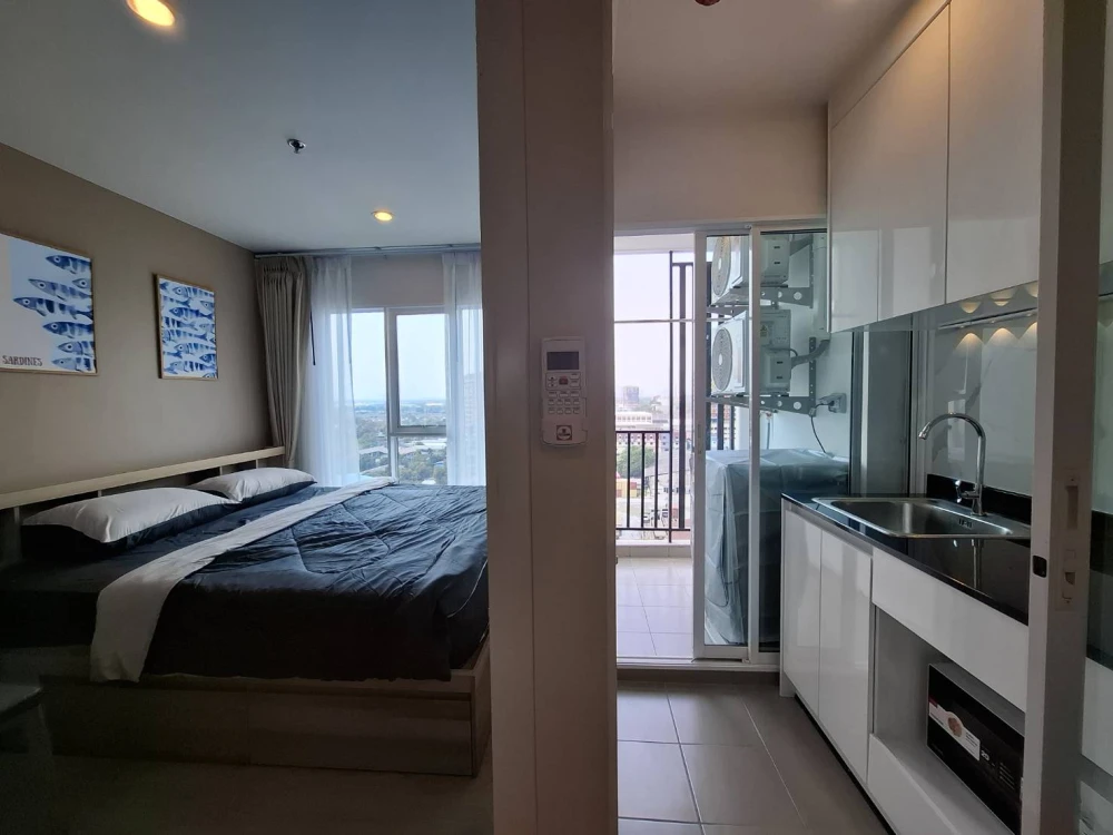 Condo for rent at Regent Home Bangna. The unit is partitioned into separate, well-defined zones. Amazing price! Book today! Don't wait!