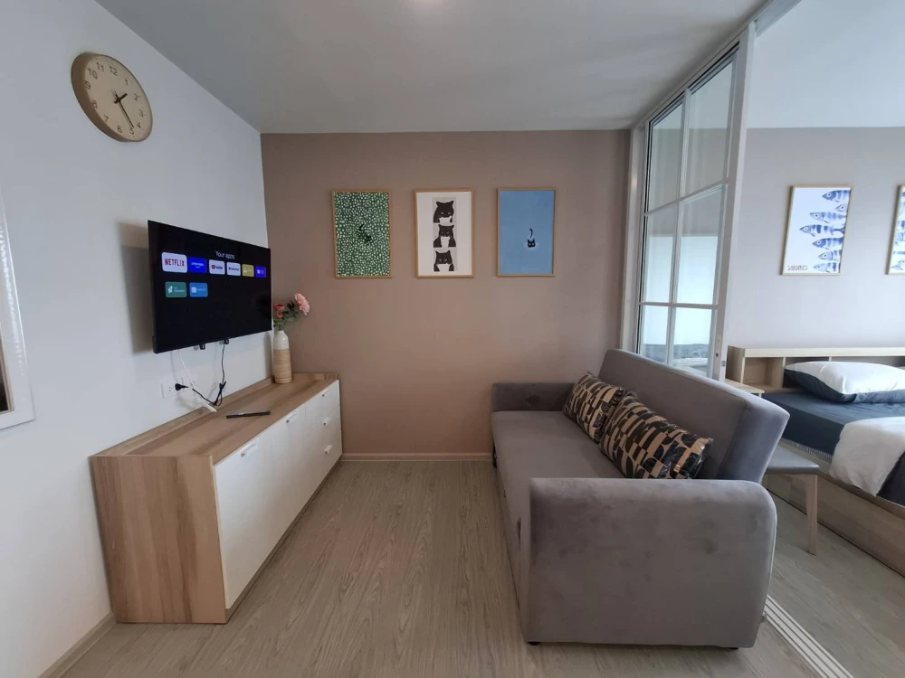 Condo for rent at Regent Home Bangna. The unit is partitioned into separate, well-defined zones. Amazing price! Book today! Don't wait!