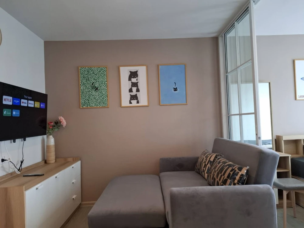 Condo for rent at Regent Home Bangna. The unit is partitioned into separate, well-defined zones. Amazing price! Book today! Don't wait!