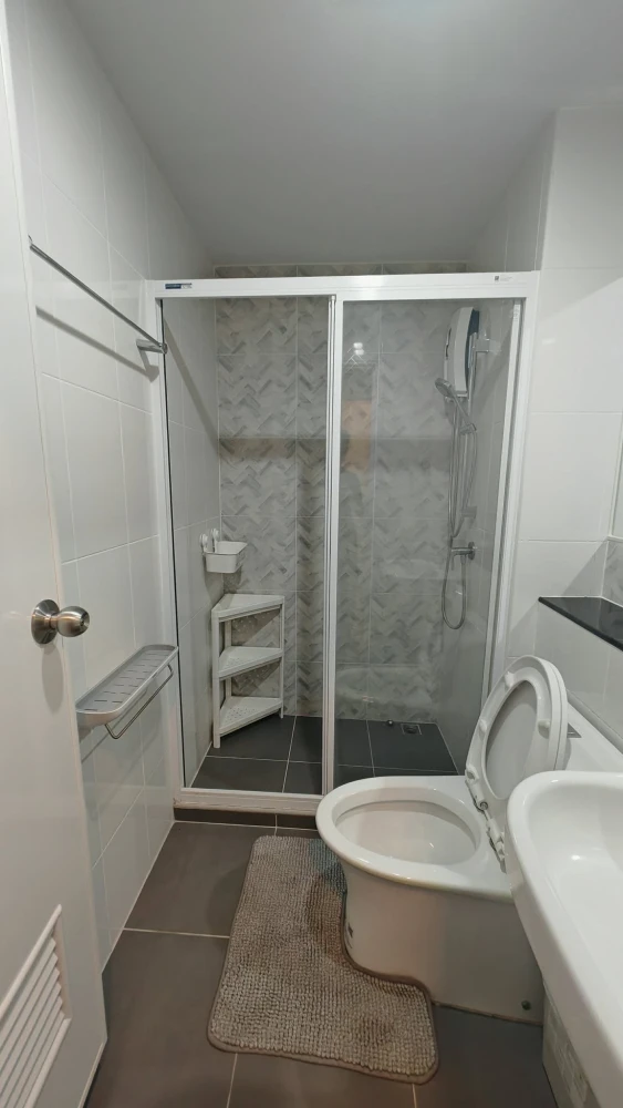 Condo for rent, Regent Home Bangna. Ready to move in, clearly partitioned rooms, complete amenities. Just bring your luggage and move in!