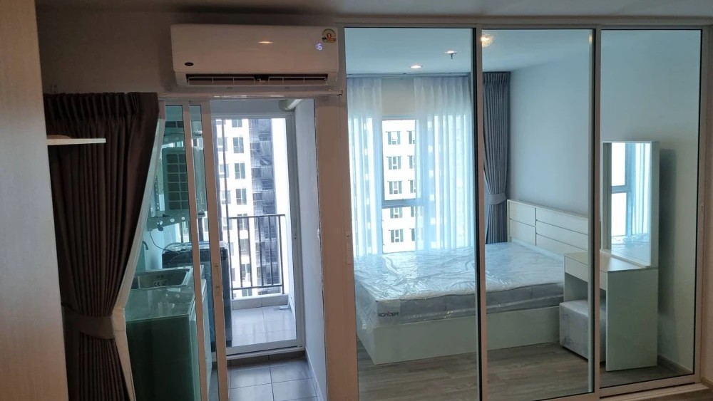 Condo for rent, Regent Home Bangna, ready to move in, just bring your own luggage and you can move in right away. You must hurry to reserve now.