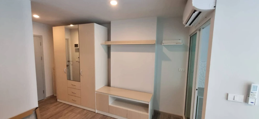 Condo for rent, Regent Home Bangna, ready to move in, just bring your own luggage and you can move in right away. You must hurry to reserve now.