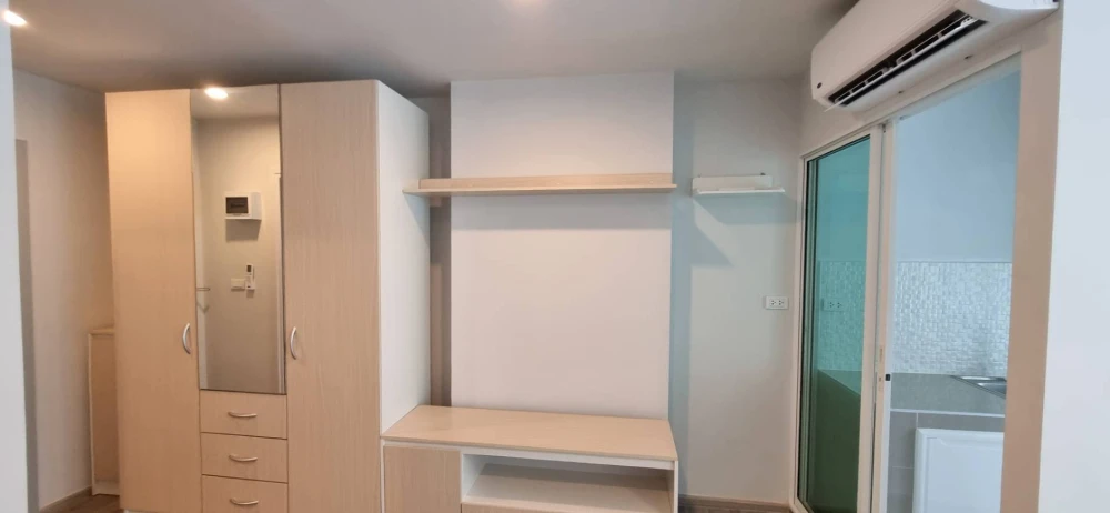 Condo for rent, Regent Home Bangna, ready to move in, just bring your own luggage and you can move in right away. You must hurry to reserve now.