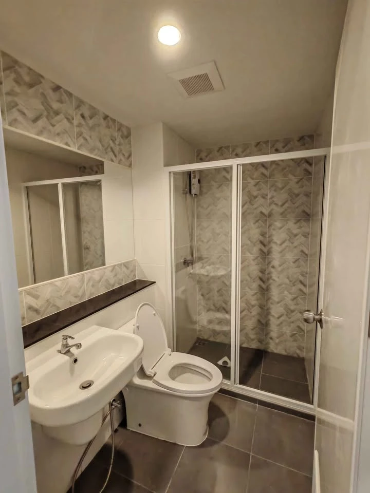 Condo for rent, Regent Home Bangna. Ready to move in, fully furnished, affordable price. Book now, don't miss out!
