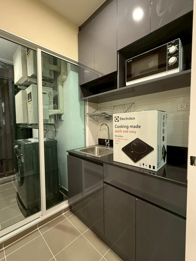 Condo for rent, Regent Home Bangna. Corner unit, private, fully furnished and ready to move in. Book today! Don't miss out!