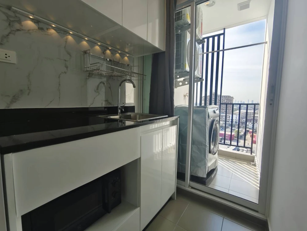 Condo for rent, Regent Home Bangna. Fully furnished and ready to move in. Complete amenities. Great price. Book now, don't miss out!