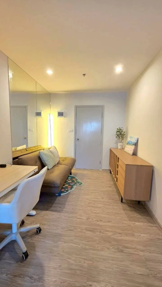 Condo for rent, Regent Home Wutthakat. Fully furnished with high-quality built-in furniture. Amazing price! Book today! Don't miss out!