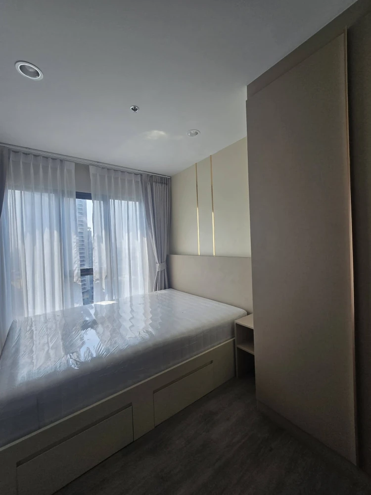 Condo for rent, Regent Home Wutthakat. Fully furnished and ready to move in. Complete amenities. Great price. Book now before it's too late!
