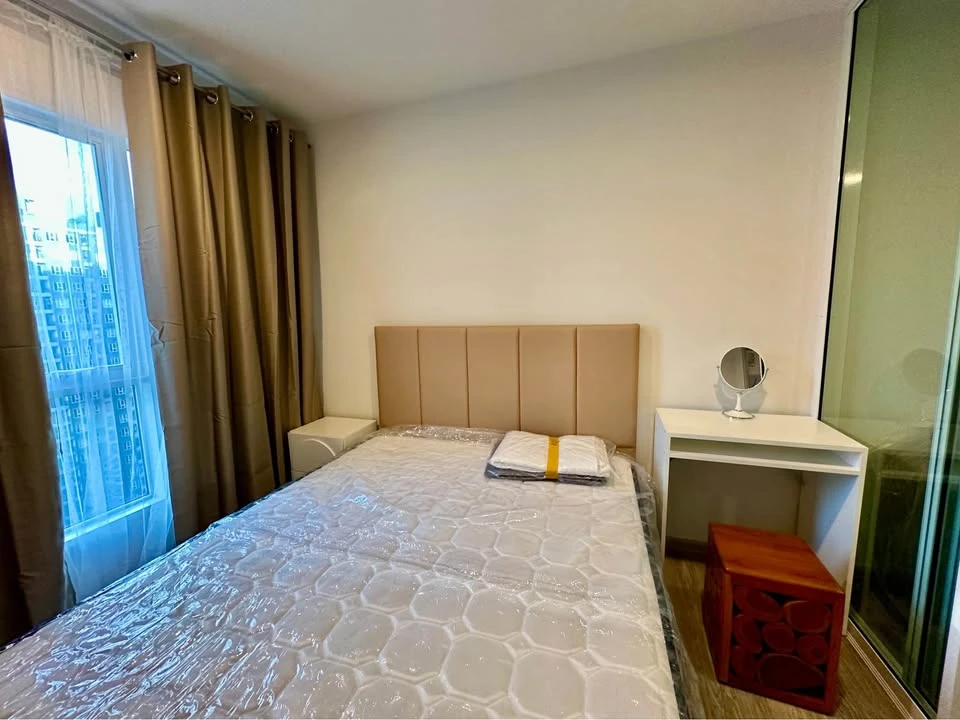 Condo for rent at Regent Home Bangna. This inviting unit comes fully furnished and equipped with all appliances—just bring your personal belongings an