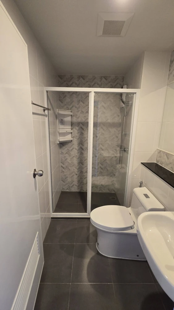 Condo for rent, Regent Home Bangna. Ready to move in, fully furnished. Great price! Book now, don't miss out!