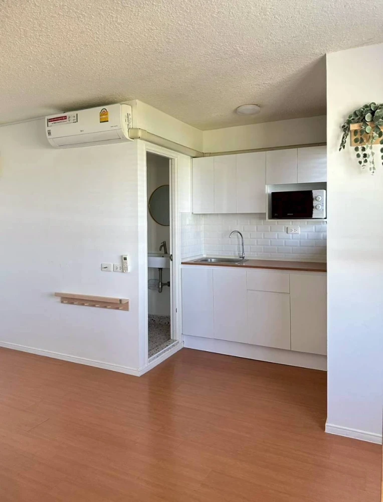 Condo for rent at Lumpini Romklao-Suvarnabhumi. Large, comfortable unit with ample living space. Don't miss out!