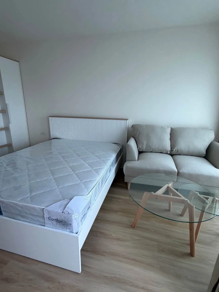 Condo for rent at Lumpini Ville Charan-Fai Chai. A lovely unit, fully furnished and equipped with all appliances. Reasonably priced—book now!