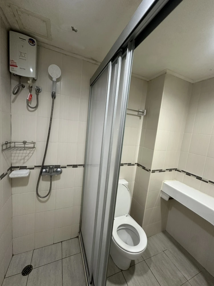 Condo for rent at Lumpini Ville Ramkhamhaeng 26. Ready to move in, well-partitioned with separate zones. Great price! Book now, don't miss out!