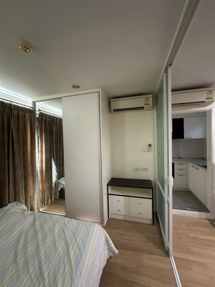 Condo for rent at Lumpini Ville Ramkhamhaeng 26. Ready to move in, well-partitioned with separate zones. Great price! Book now, don't miss out!