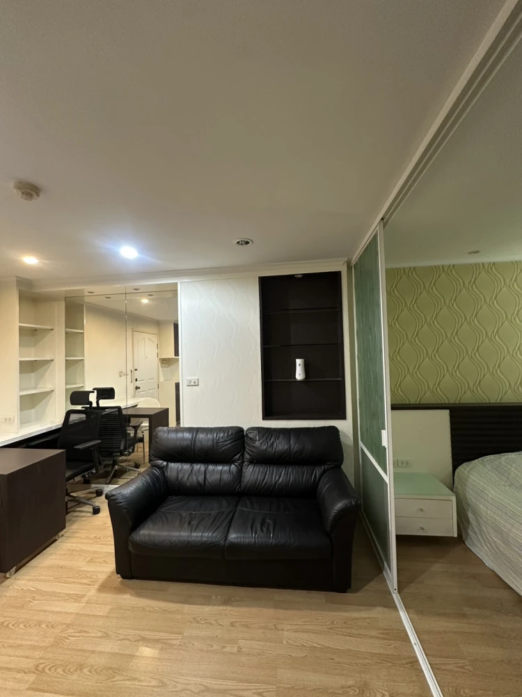 Condo for rent at Lumpini Ville Ramkhamhaeng 26. Ready to move in, well-partitioned with separate zones. Great price! Book now, don't miss out!