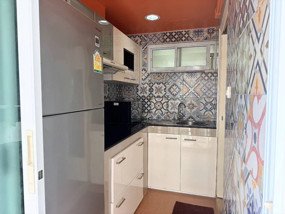 Condo for rent at Lumpini Suite Sukhumvit 41. Spacious rooms with ample living space. Convenient and fully equipped. Book now before you miss this opp