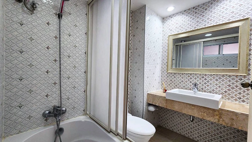 Condo for rent at Lumpini Suite Sukhumvit 41. Spacious rooms with ample living space. Convenient and fully equipped. Book now before you miss this opp