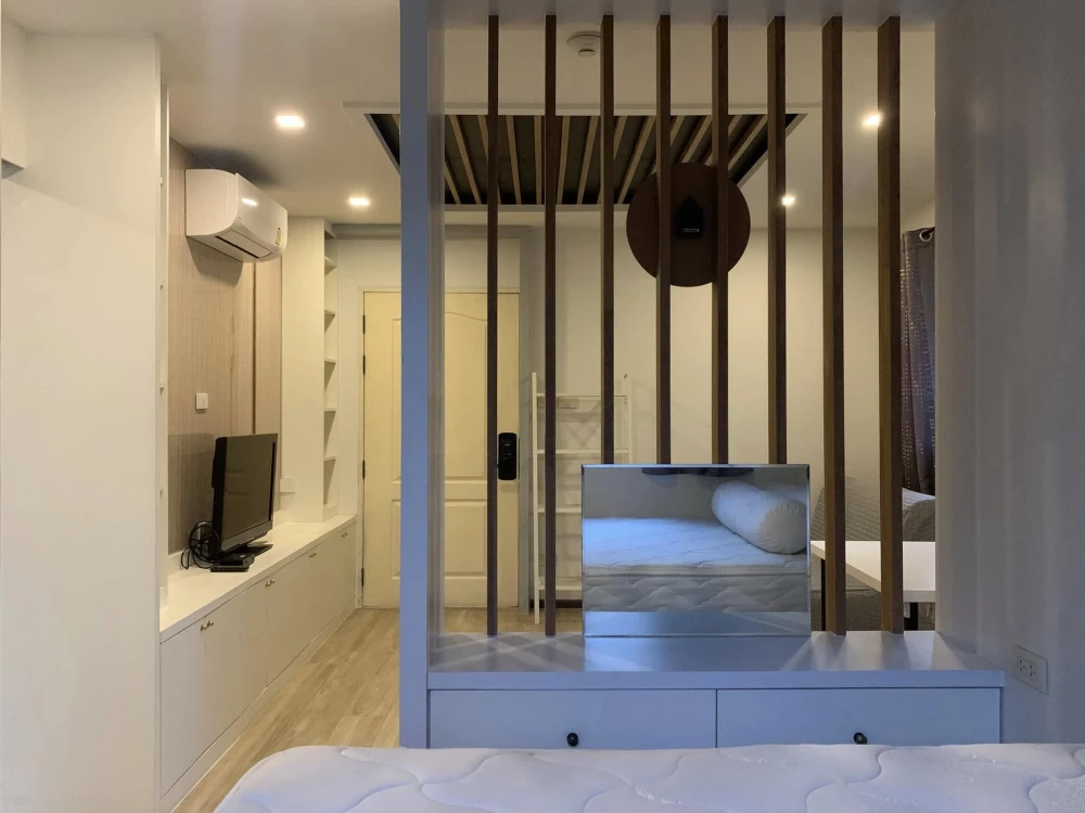 Condo for rent, Lumpini Place Narathiwat 24, corner room, private, not expensive, you must hurry to reserve before you miss out.
