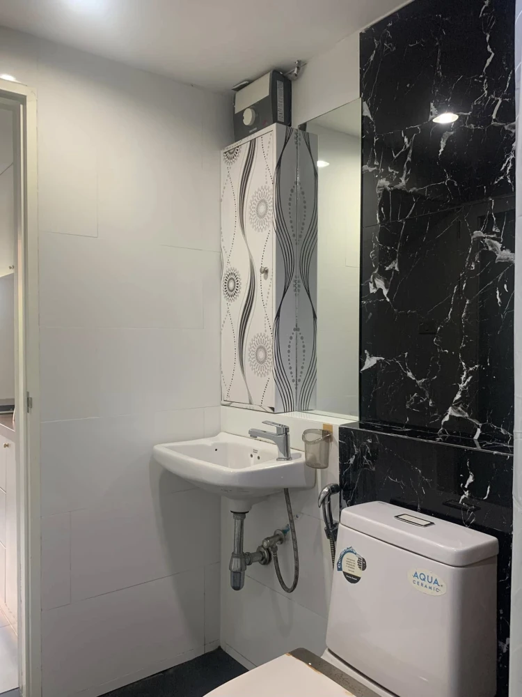 Condo for rent, Lumpini Place Narathiwat 24, corner room, private, not expensive, you must hurry to reserve before you miss out.
