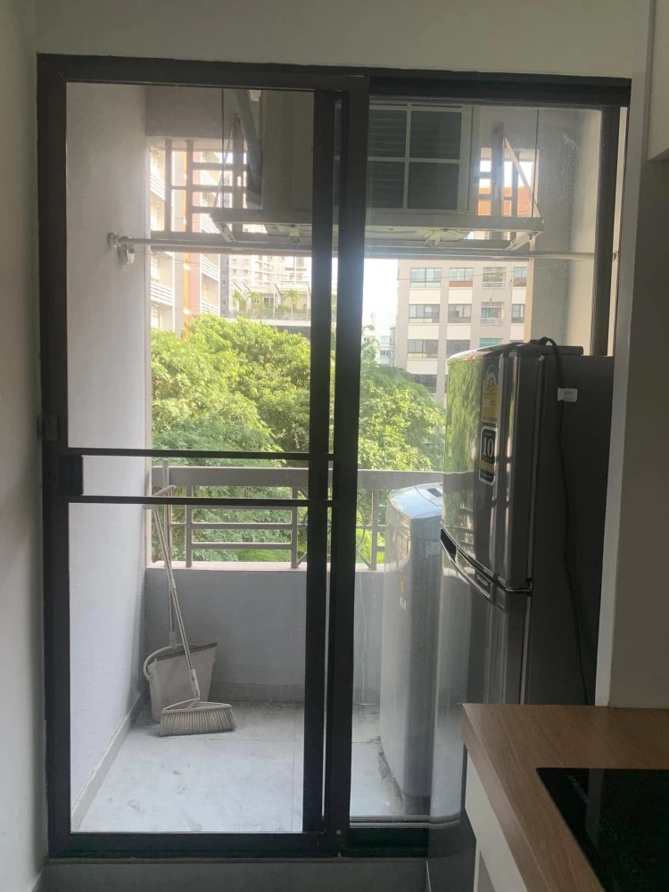 Condo for rent, Lumpini Place Narathiwat 24, corner room, private, not expensive, you must hurry to reserve before you miss out.