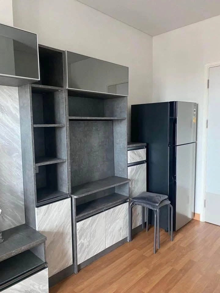 Condo for rent, Lumpini Place Ratchada-Sathu. Ready to move in, full amenities, great price. Book now!