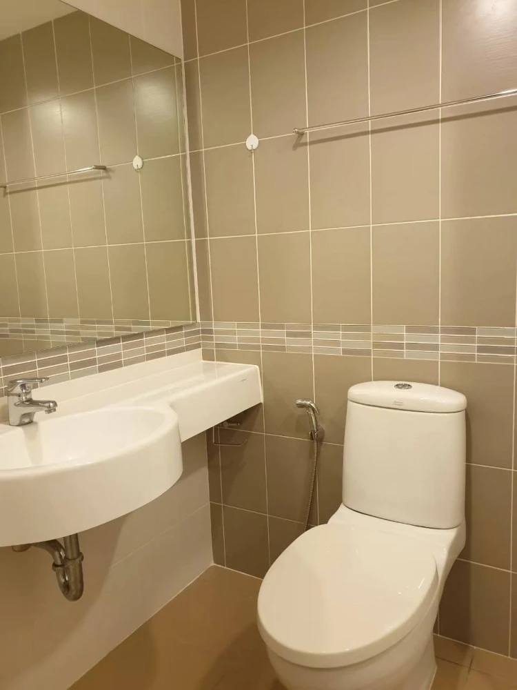 Condo for rent, Lumpini Place Srinakarin - Hua Mak Station, ready to move in, well separated, come and reserve now.