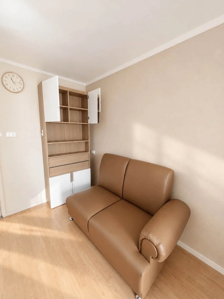 Condo for rent at Lumpini Place Srinakarin – Hua Mak Station. The unit is move-in ready and comes with full amenities—book now before it’s gone!