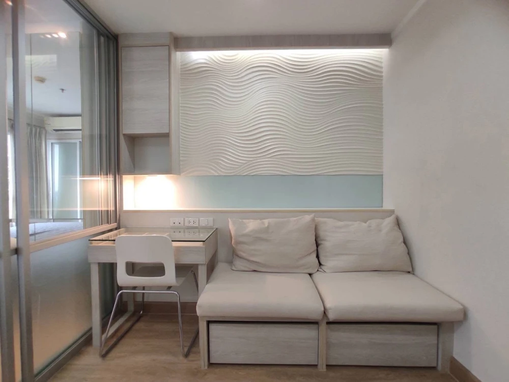 Condo for rent at Lumpini Place Srinakarin-Huamak Station. Move-in ready, fully furnished, and equipped with all appliances. Book now!