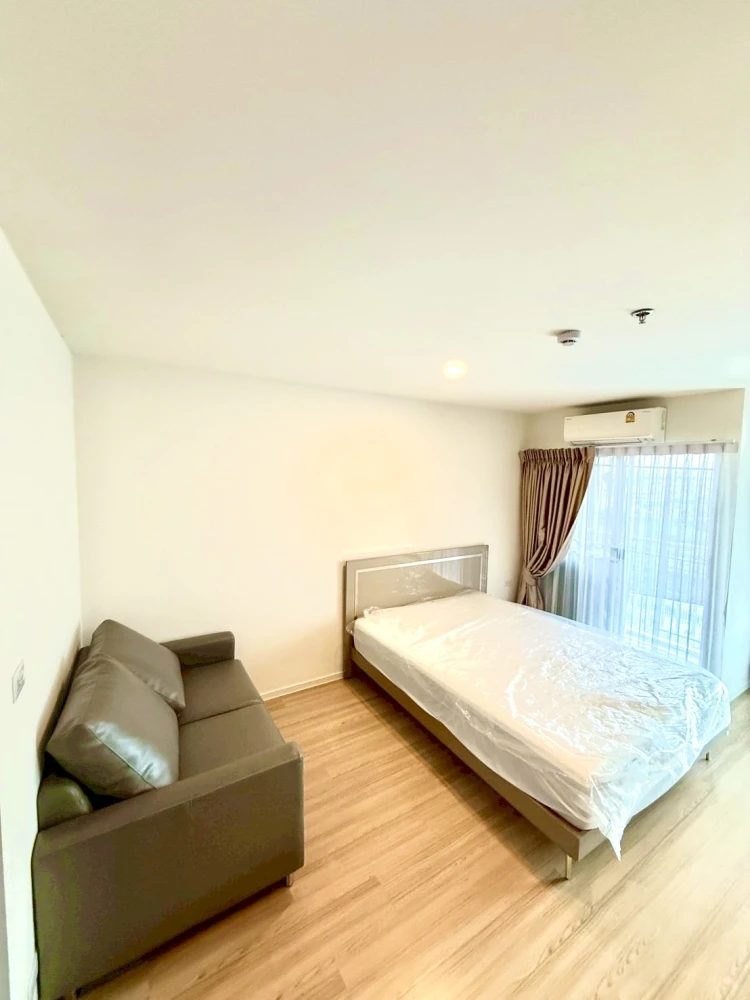 Condo for rent at Lumpini Ville Chaengwattana – Pakkret Station. Spacious, bright, and airy room with high ceilings, not cramped, and clearly separate
