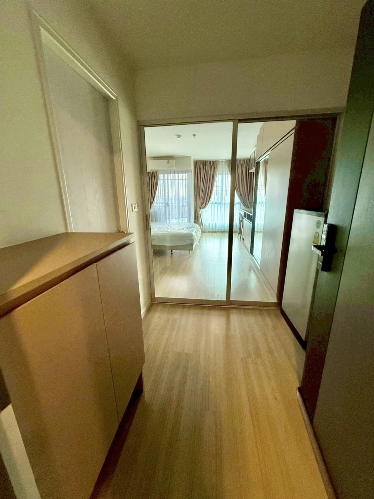 Condo for rent at Lumpini Ville Chaengwattana – Pakkret Station. Spacious, bright, and airy room with high ceilings, not cramped, and clearly separate