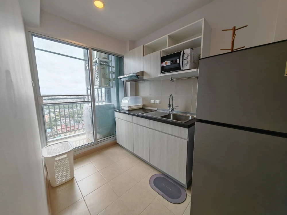 Condo for rent at Supalai Park Talat Phlu Station. Spacious, airy, and comfortable unit on the 28th floor with a high-rise view. Fully equipped facili