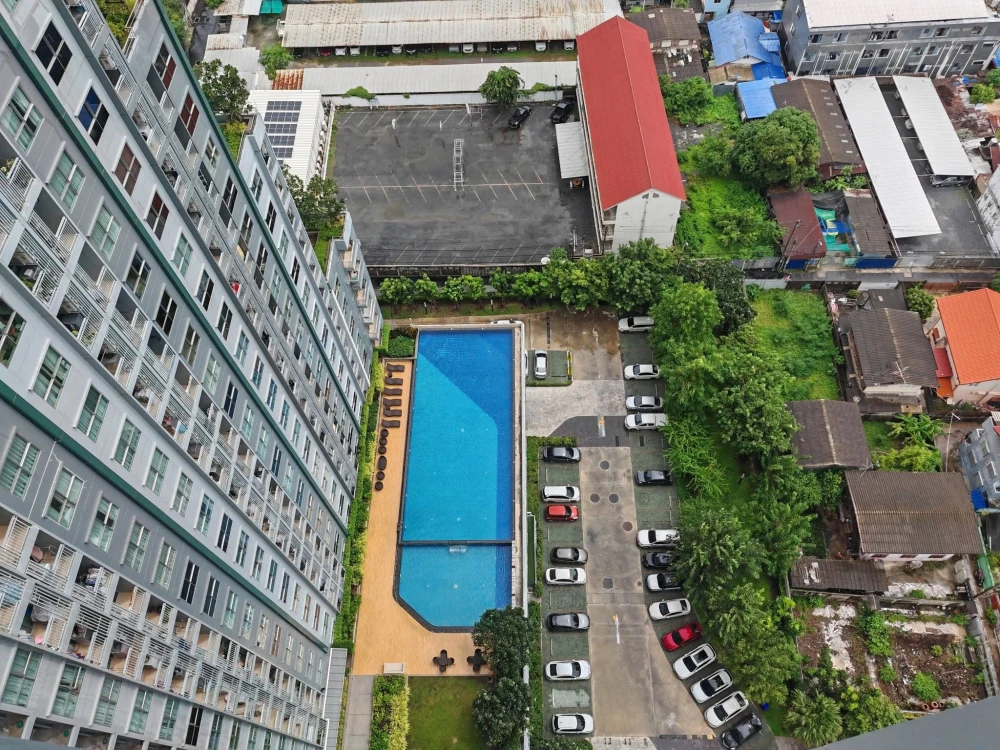 Condo for rent at Supalai Park Talat Phlu Station. Spacious, airy, and comfortable unit on the 28th floor with a high-rise view. Fully equipped facili