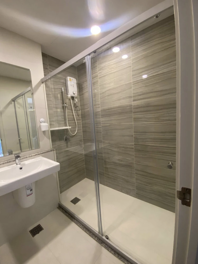 Condo for rent: Supalai Veranda Ramkhamhaeng – Large room, 59 sq m, high floor, beautiful open view. You must come and reserve now. Don't miss out!