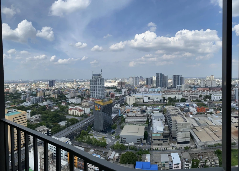 Condo for rent: Supalai Veranda Ramkhamhaeng – Large room, 59 sq m, high floor, beautiful open view. You must come and reserve now. Don't miss out!