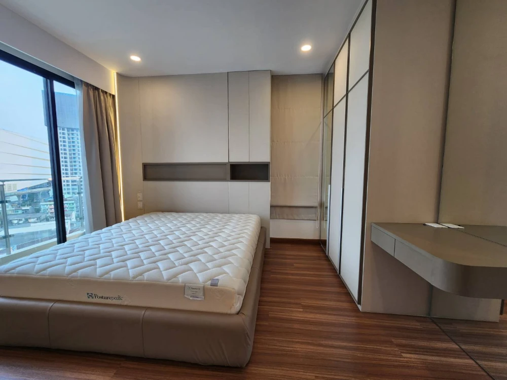 Condo for rent, Supalai Premier Charoen Nakhon, corner unit, view of the Chao Phraya River bend and Icon Siam, fully furnished and ready to move in. B