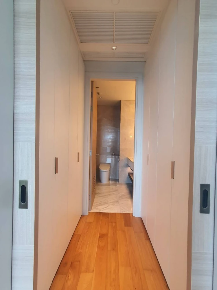Condo for rent, Sindhorn Residence, 2 bedrooms, 2 bathrooms, beautiful view, good value