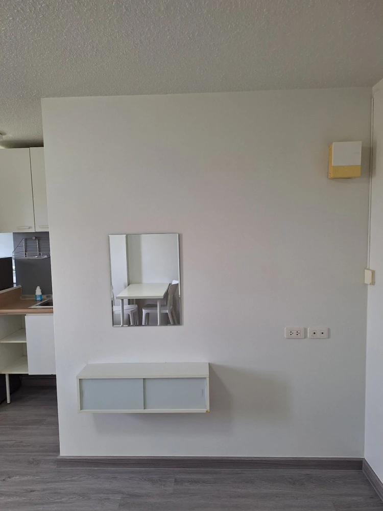 Condo for rent, corner unit, Lumpini Condo Town Romklao-Suvarnabhumi, 5th floor, unobstructed view behind the project, good ventilation, not facing ot