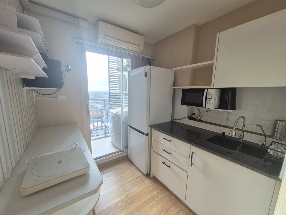 Condo for rent, The Trust Pinklao, 16th floor, clear view, cool breeze, comes with complete facilities. Reserve now, don't delay.