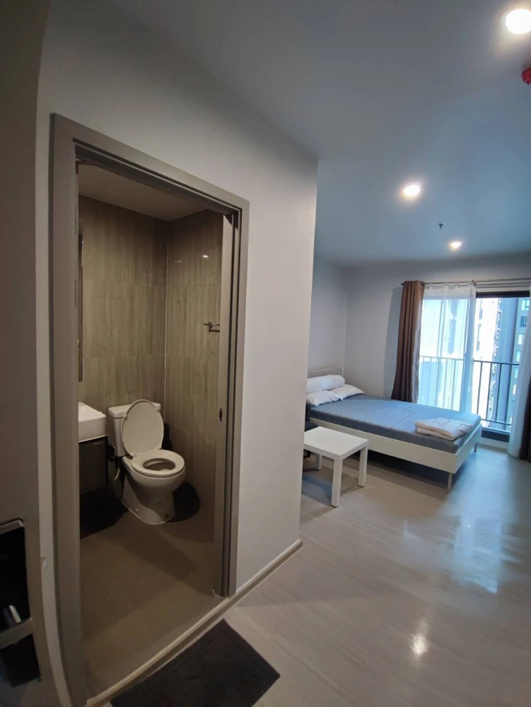 Condo for rent, The Parkland Phetkasem 56, studio room, 20th floor, beautiful view, great price. If you don't reserve, you will regret it.