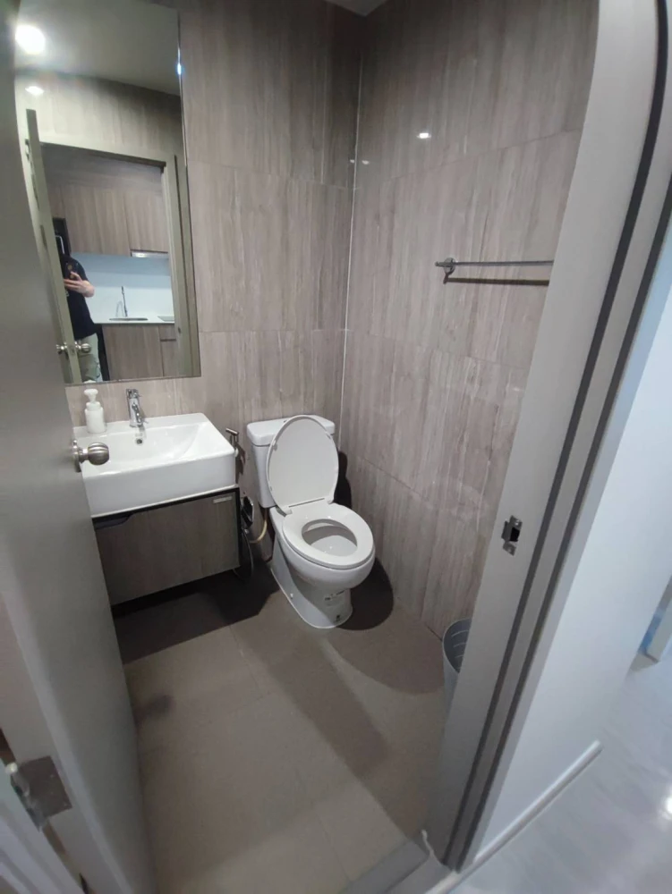 Condo for rent, The Parkland Phetkasem 56, studio room, 20th floor, beautiful view, great price. If you don't reserve, you will regret it.