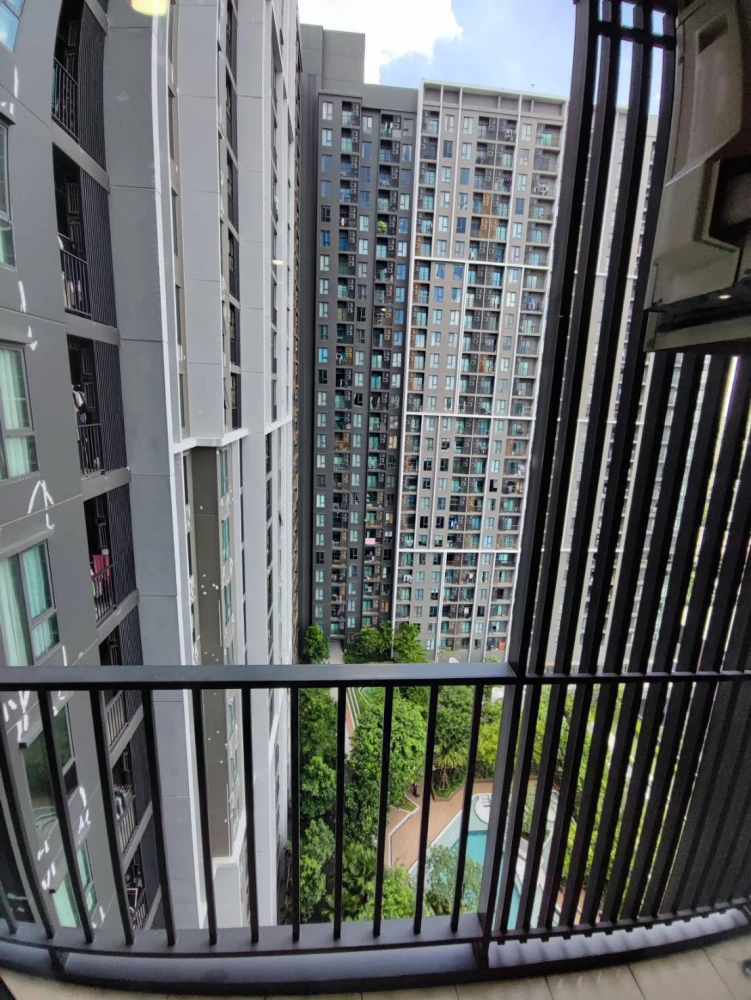 Condo for rent, The Parkland Phetkasem 56, studio room, 20th floor, beautiful view, great price. If you don't reserve, you will regret it.